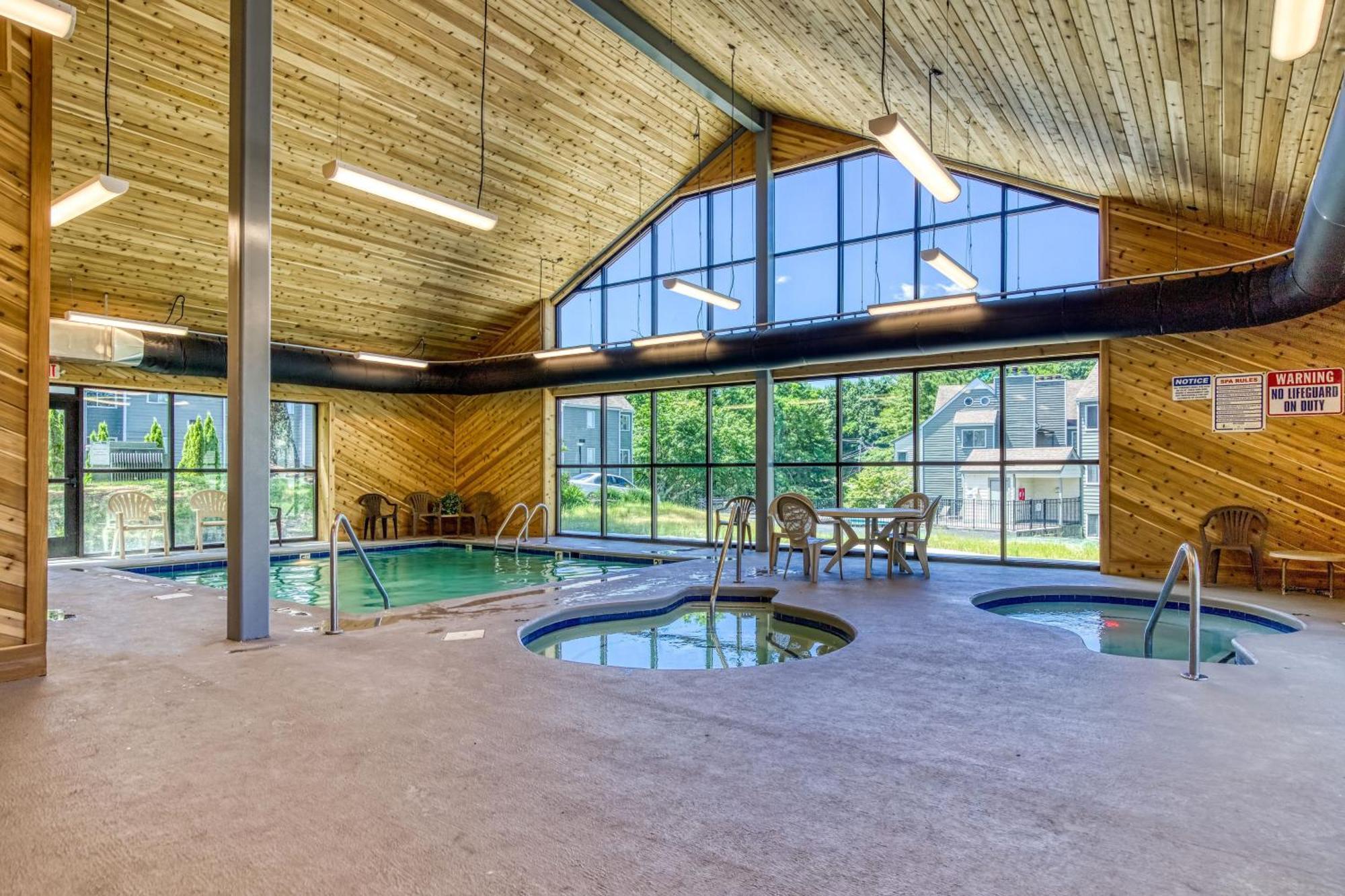 Cozy Resort-Style Gatlinburg Condo Indoor Pool! Exteriör bild